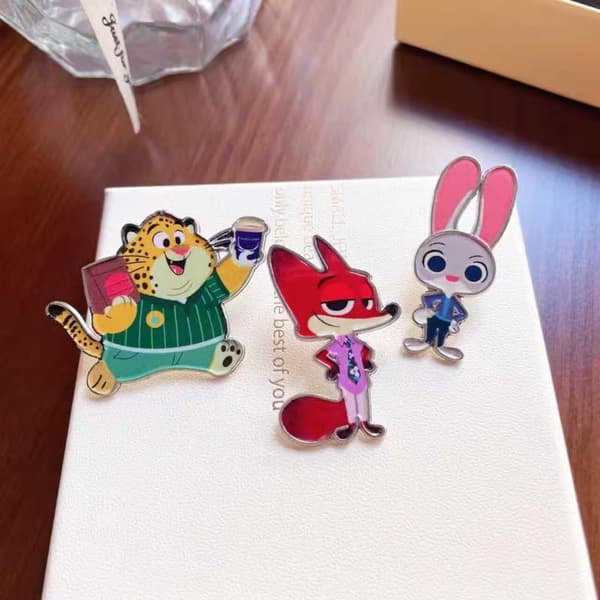 Anime Fox Emalj Brosch Söta Djur Karaktär Pins Ryggsäckar Meta A2
