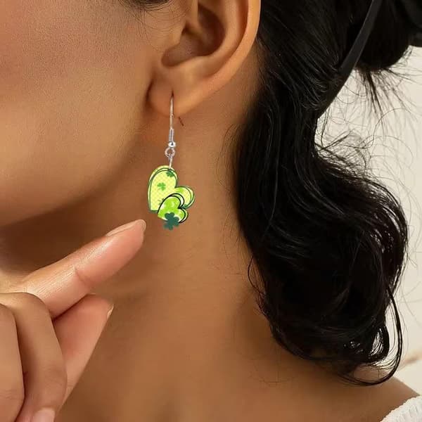2D Platta Akryl St. Patrick's Day Örhängen Rolig Design Tecknad A6