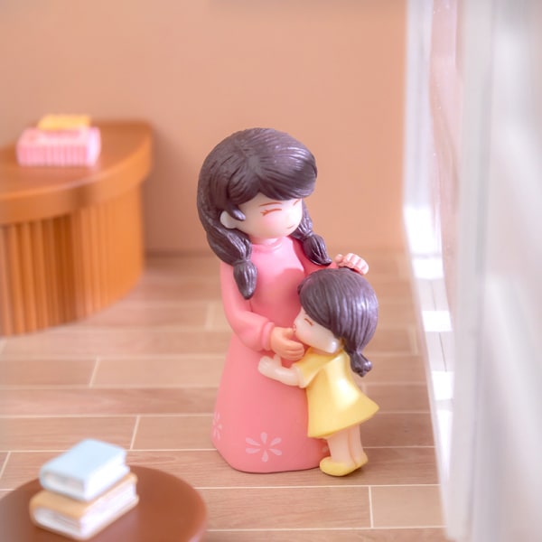 1 stk Miniatyrer Morsdag Mor og datter Figur Dukke Mic