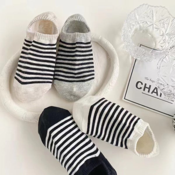 Raidalliset Invisible Socks Yksinkertainen ja monipuolinen College Combed Cot A3