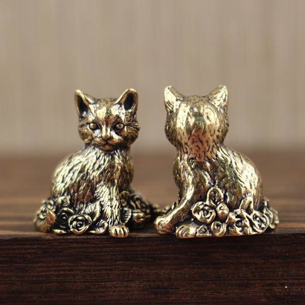 Kattfigur i mässing A2