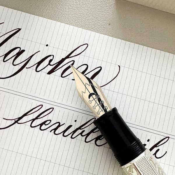 Blød elastisk kalligrafispids, rund krop, spids kobberplade A3