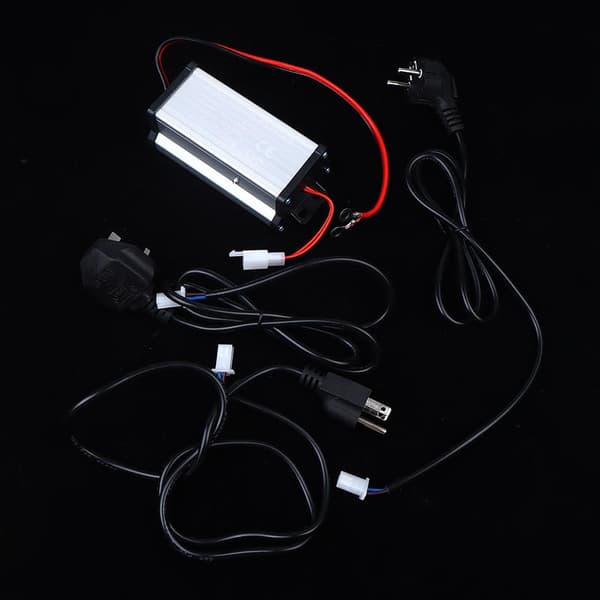 EU/UK/US stik strømomformer 230V til 12V adapter til diesel Ai A2