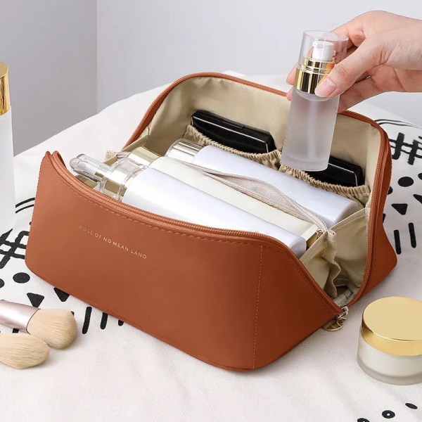 Ladies Travel Portable Cosmetic Bag Lær Organizer Toalettsaker Coffee