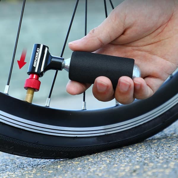Cykel CO2-pump Handcykeldäckslangpump Aluminiumlegering Black