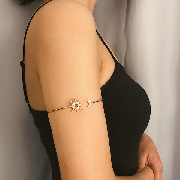 Yksinkertainen trendikäs zirkoni tekojalokivi Star Moon käsivarren ranneke