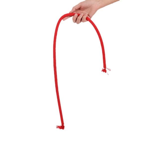1 st rolig närbild gatutrick styvt rep magiska reptrick M Red