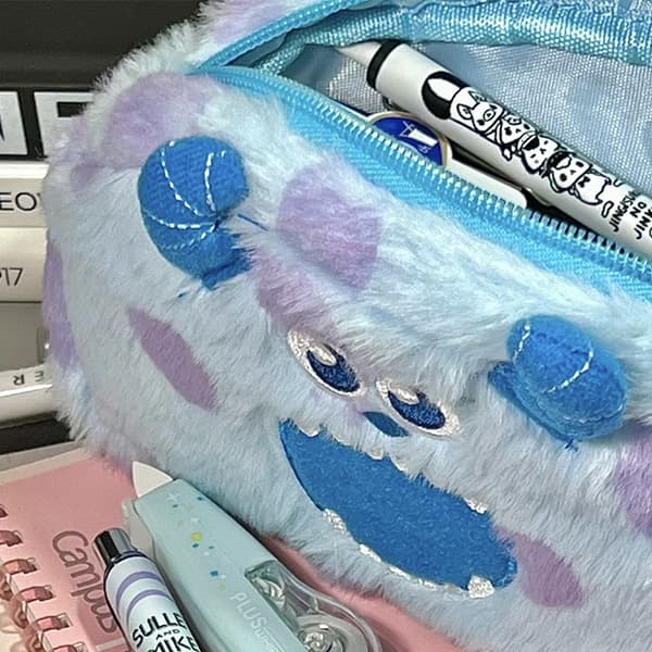 e Plysjdyr lite monster Sullivan blyantposer Creative Kaw