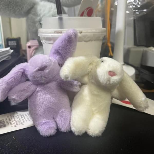 Stuffed Animals e Cartoon Nyckelring Prydnad Leksak Flickväska Bilnyckel Light gray