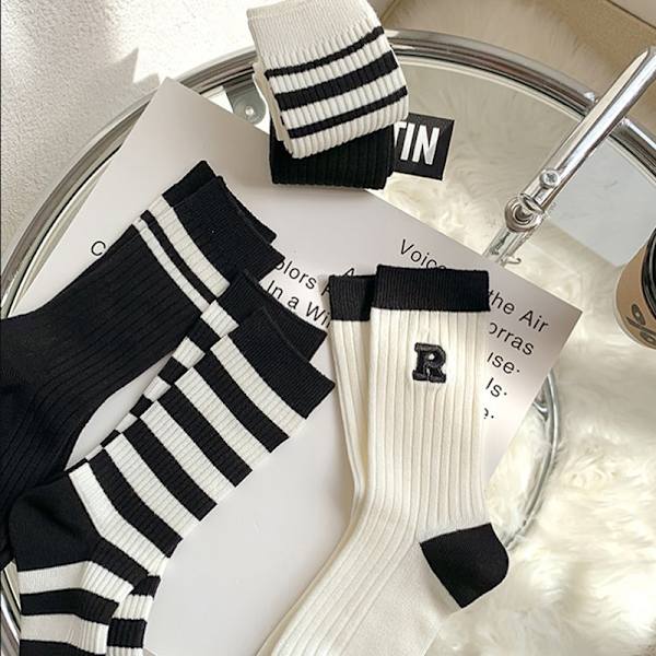 Damstrumpor Höst Enkel Casual Svart Vit Randiga Pile Socks A3