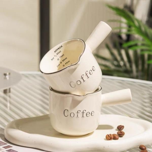Espressomått i keramik B