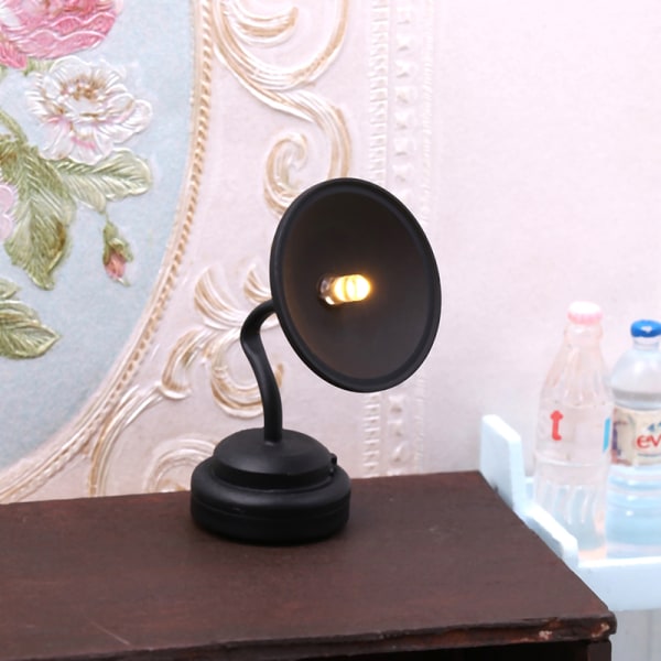 1:12 Dockhus Miniatyr LED-lampa Svart Vägglampa m/Switch Furn