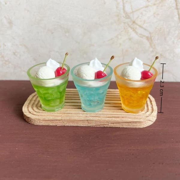 1 st 1/6 Dockhus Miniatyr Läsk Glass Fruktdryck D A1