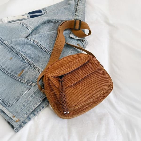 Manchester Crossbody-väska med justerbar axelrem A1