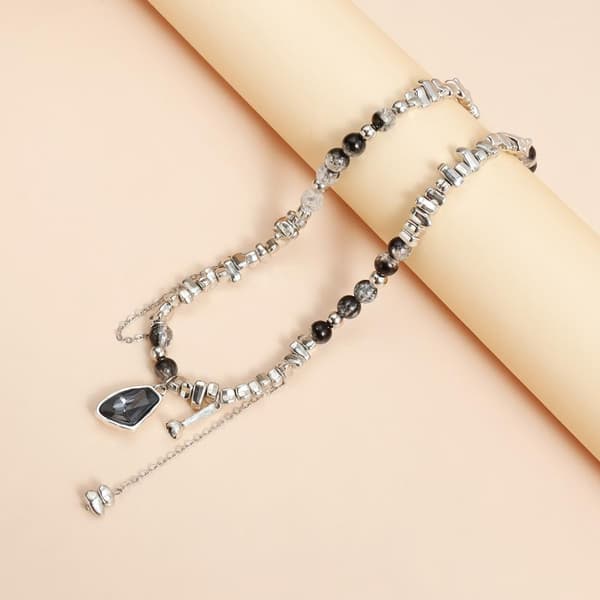 Ny uregelmæssig perlekæde choker til kvinder mode elegant sort 1pc