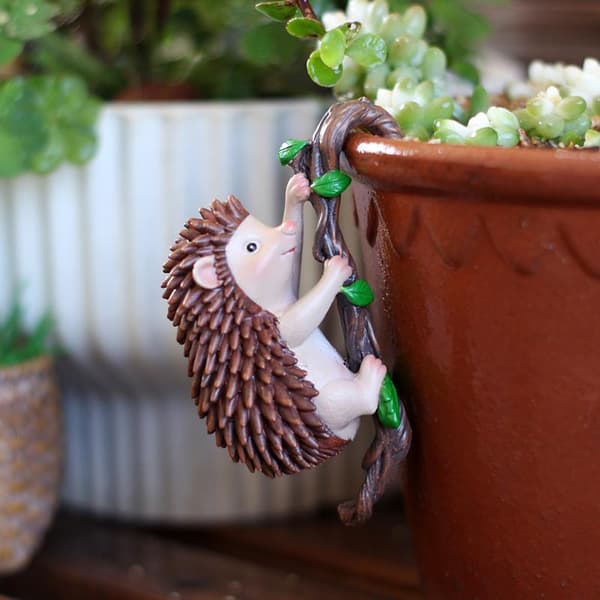 Klättrande igelkottfigur Blomkrukekramare