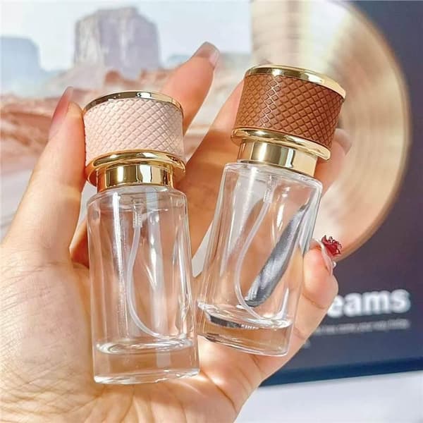 20 ml tom glasparfymflaska med skruvlock i läder, fin dimma Brown