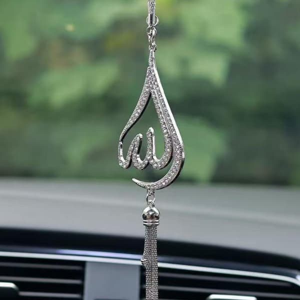 1 stk dråpeformet bilpynt i metall med innlagte rhinestones Silver