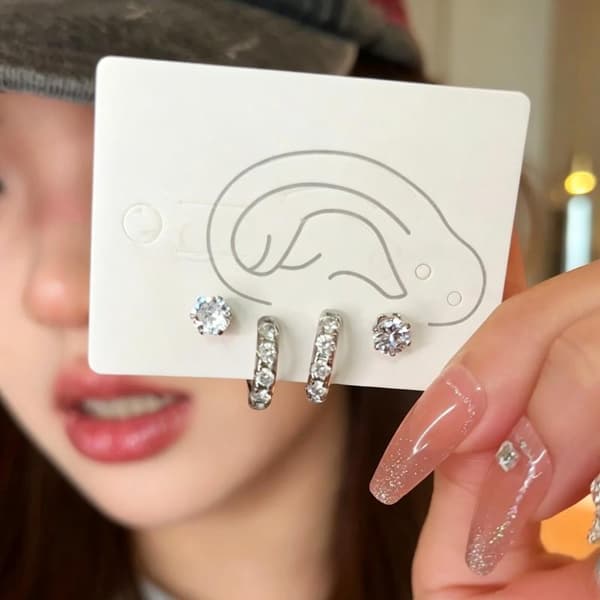 4 stk/sett sølvfargede runde zirkon-bøyleøreringer for kvinner