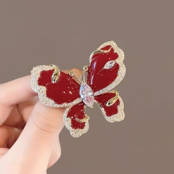Mote temperament Rhinestone Røde sommerfuglbrosjer for kvinner 1pc