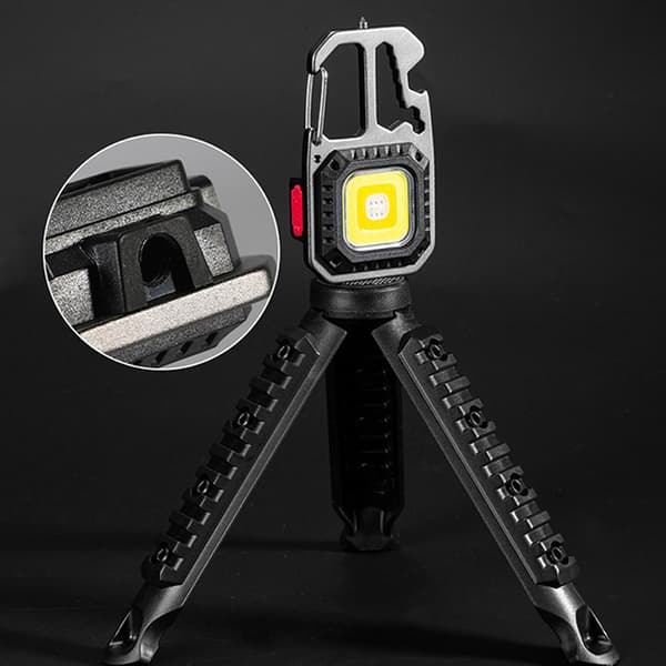 Mini LED-valo taskuavaimenperä taskulamppujalusta ladattava K