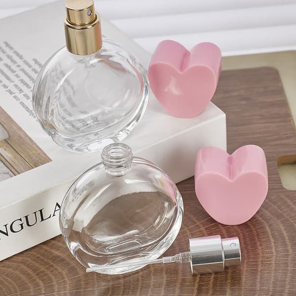 25 ml tomma parfymsprayflaskor i glas med hjärtformat lock, påfyllningsbara 25ML