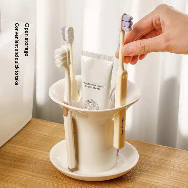 Hvid tandbørsteholder med flere åbne slidser til badeværelset White