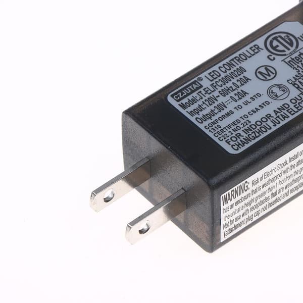1 sæt AC220V til 31/30/18/4.5V DC 8 funktionel SELV LED-lampe driver 31V EU with remote