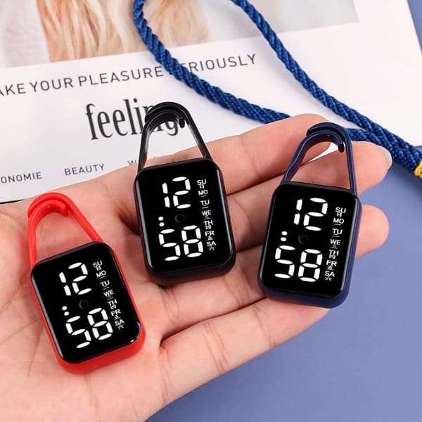 1 st LED Mini elektronisk klocka Touch Digital fickur nyckelring 1Pc Round Random
