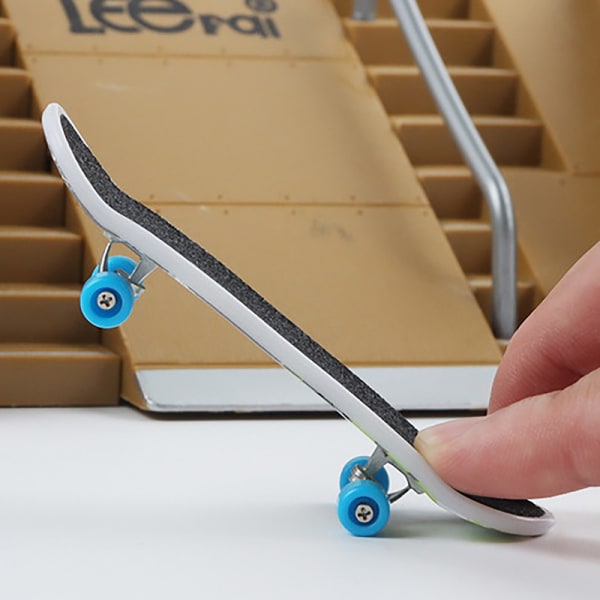 Finger Skate Board Tech Two Wheels Mini Scooter Fingerboard Sho A4 clothing