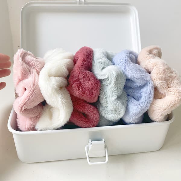 Vintervarm flerfärgad hårslinga för kvinnor flickor e Plush Elasti A4