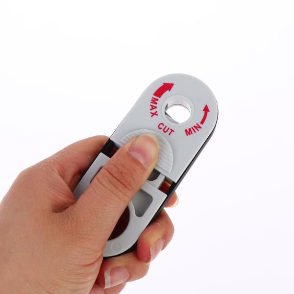 Universell koaksialkabelstripper for rask nettverkskabelstripping