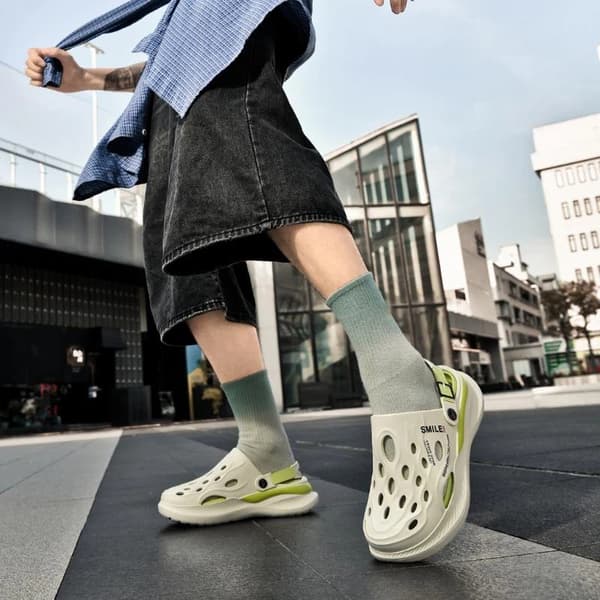 Slip-On Sandaler Platt Klack Halkfri Sula Hålskor Lättvikt D1
