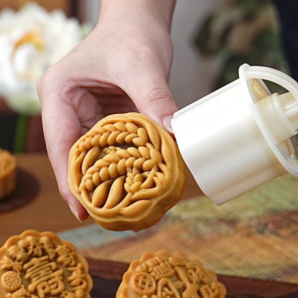 1 sett DIY Mooncake-form i plast med håndtrykk for bakverk A4