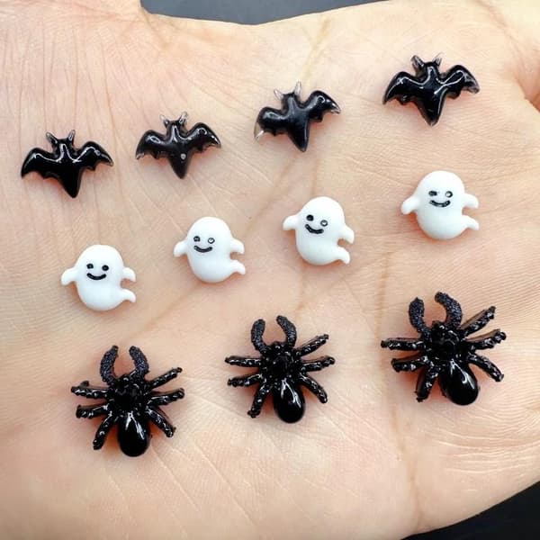 30 stk. Halloween negledekorationer Sorte flagermus edderkopper efterårsnegle A A2 30pcs