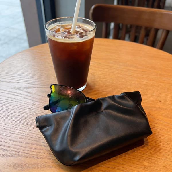 Automatisk lukkende brilleetui sort form brillepose solbrille Black