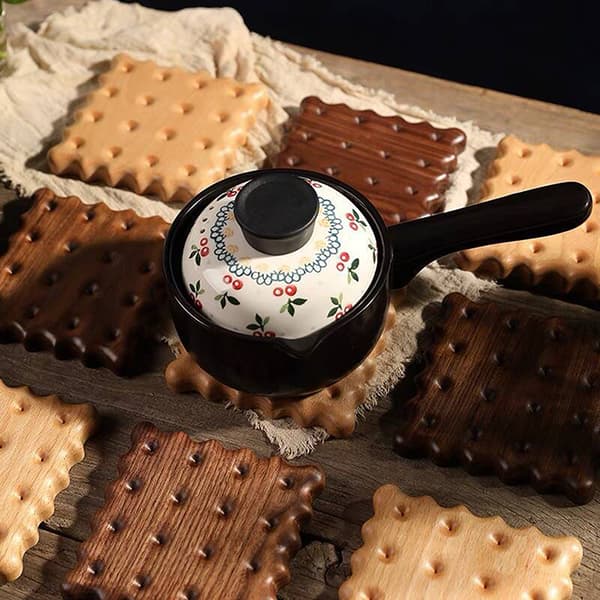 Kjeksformet trekoppmatte, te kaffe krus drikkeholder Dark brown