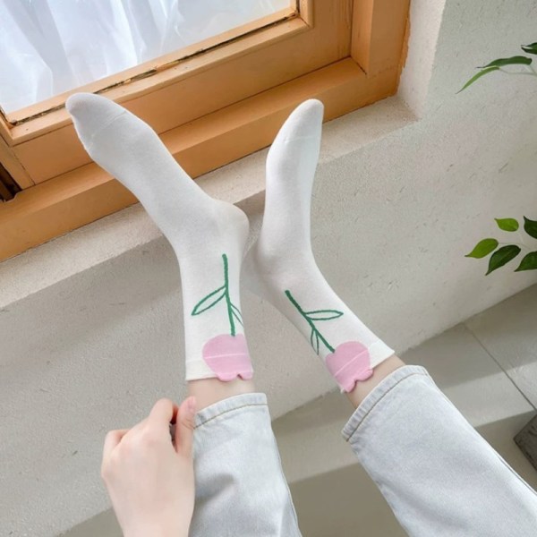 1 par sokker for kvinner tegneserie e Mid Tube kvinne sokker pustende White