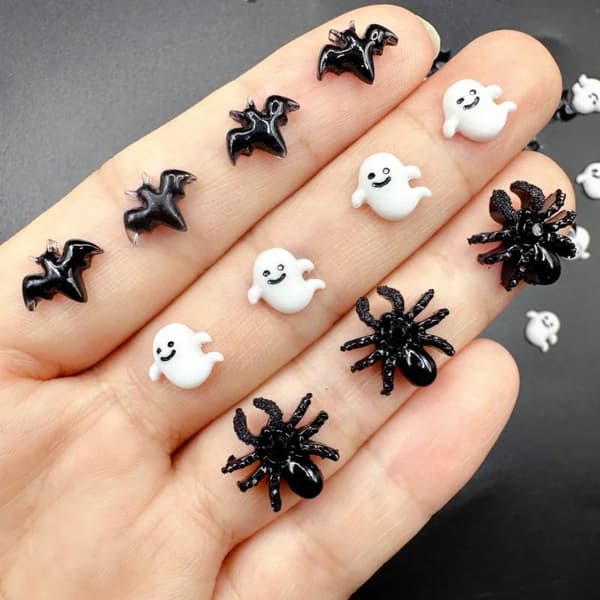 30 stk. Halloween negledekorationer Sorte flagermus edderkopper efterårsnegle A A2 30pcs