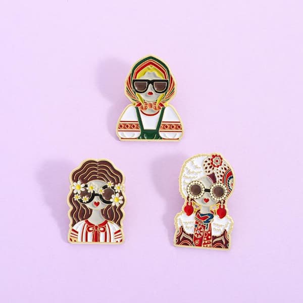 3/4 stk. personlig russisk \"nesting doll\"-formet broche minde A3