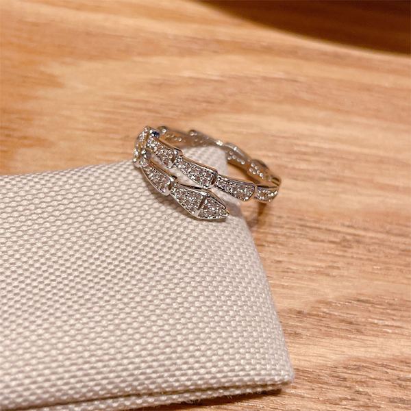 Ljus Lyx Crystal Snake Form Ring Glänsande Cubic Zircon Openin Silver