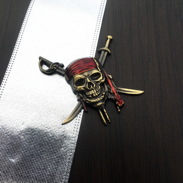 Car Styling 3D Metal Pirate Skull Emblem rintanappitarrat Silver