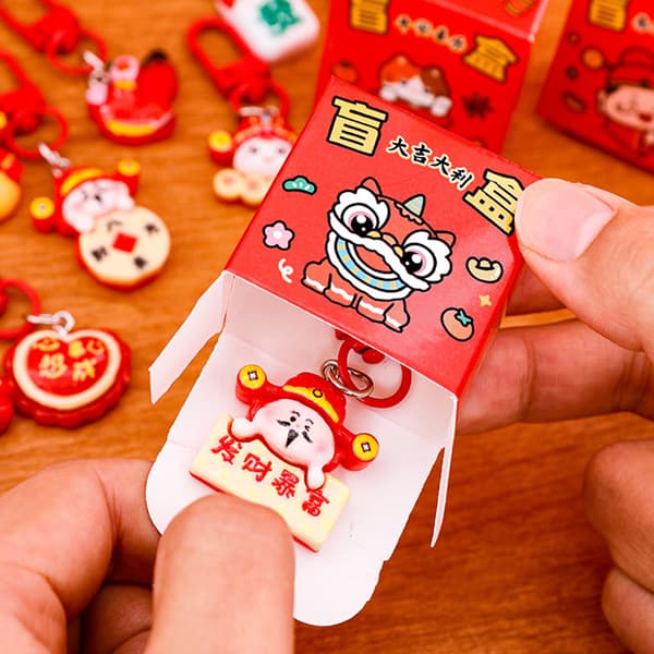1/4 stk. nyttårs blindboks nøkkelring e Mini blindboks DIY ryggsekk A6