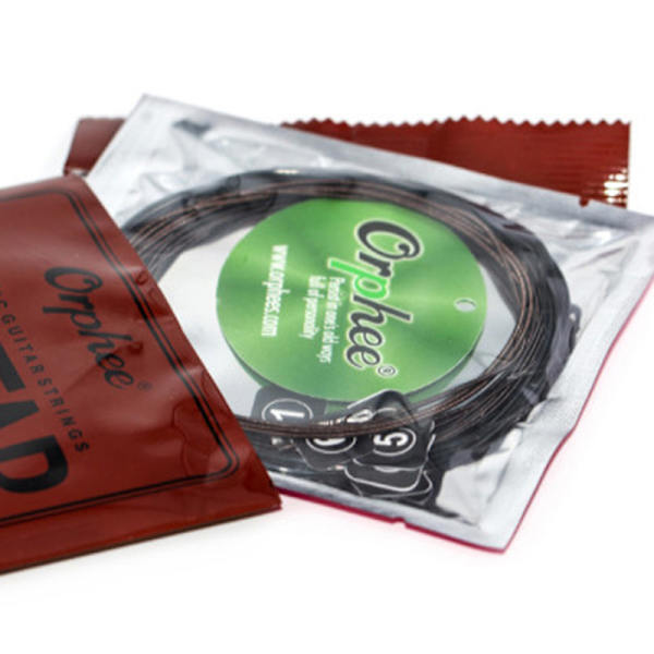6 st/lot nylon + 3 % polyester klassisk gitarrsträng NX35-C Colo