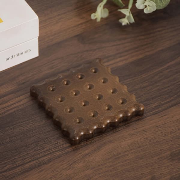 Kjeksformet trekoppmatte, te kaffe krus drikkeholder Dark brown