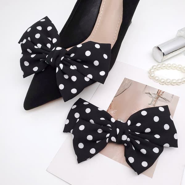 1 par eleganta bowknot-skor Spänne för kvinnor Enfärgade prickar S Black