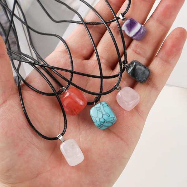 Naturlige Chakra Krystall Anheng Halskjeder Polerte Assorterte Steiner A20