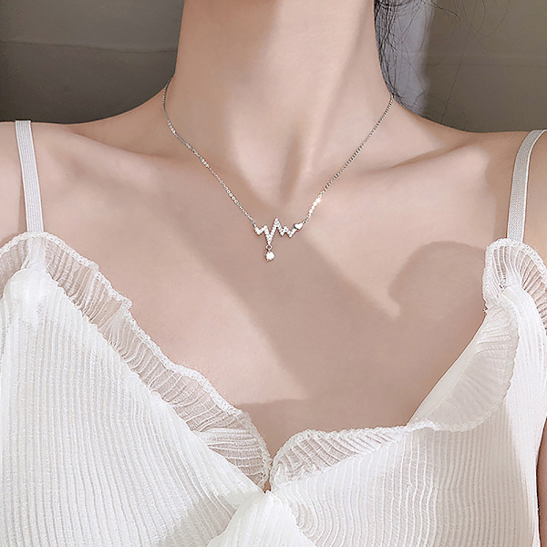 Ny mote kvinner Shiny Heartbeat Clavicle Chain Halskjede for W Gold