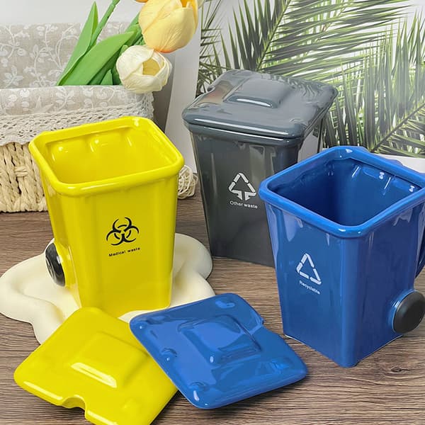Rolig soptunna keramisk mugg 1