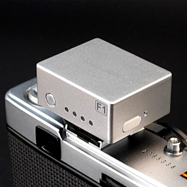 Mini Hot Shoe Genopladeligt Miniature Kamera ro Xenon Flash For Silver